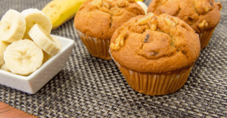 Bolinhos de banana fit: sabor, saúde e carinho em cada mordida