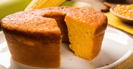 Bolo de fubá fofinho: receita fácil e deliciosa