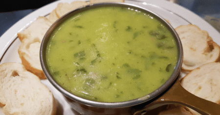 Caldo verde fácil e cremoso: receita tradicional