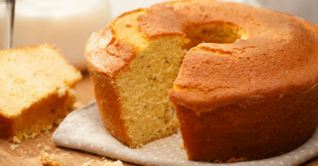 Bolo de água fofinho: receita fácil e deliciosa passo a passo